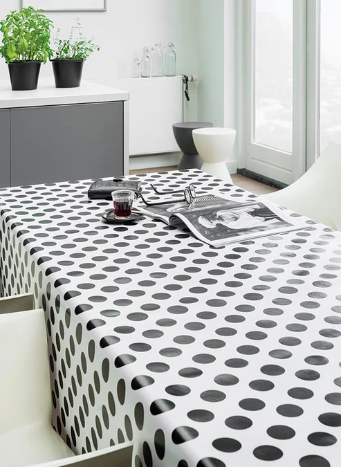 Ovaal Tafelzeil Wit Met Grote Zwart Stippen 2 Ovaal Tafelzeil Wit Met Grote Zwart Stippen - Afbeelding 2