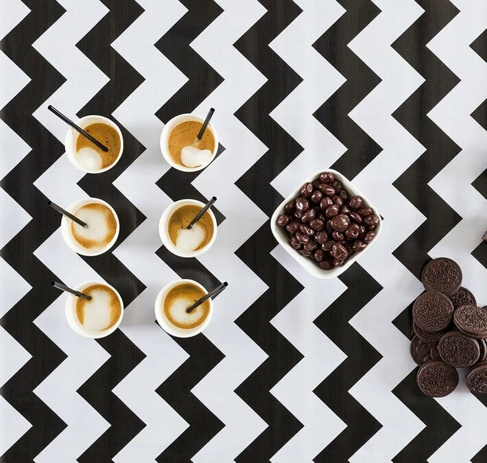 Ovaal Mexicaans Tafelzeil Zigzag Zwart/wit 1 Ovaal Mexicaans Tafelzeil Zigzag Zwart/wit